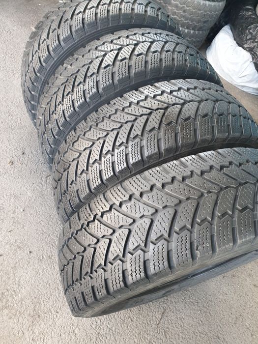 225 /65R16C  Petlas