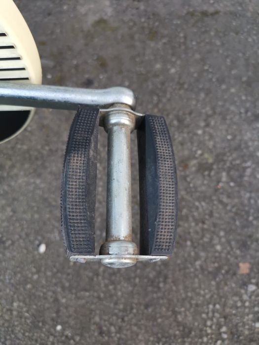 Vând bicicletă retro