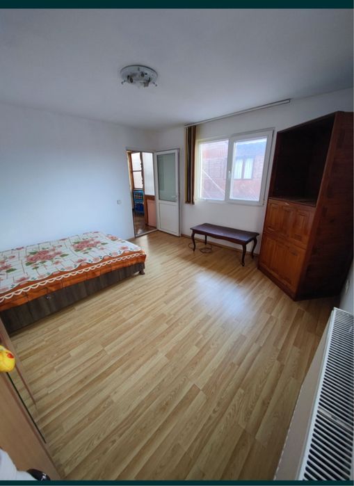 Garsoniera casa zona metrou republica direct proprietar