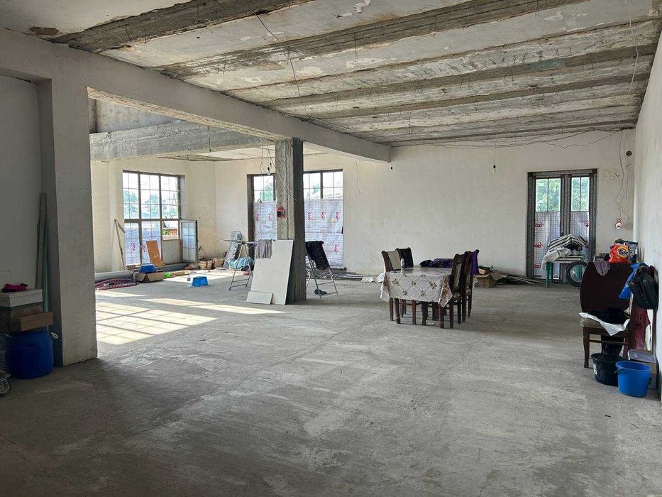 Qurilishi tugallanmagan xususiy kilinika binosi