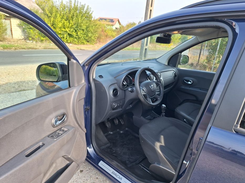 Vând Dacia Lodgy