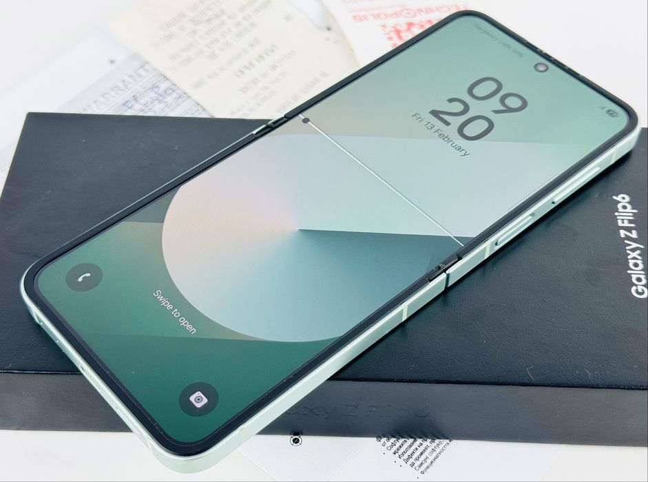 Samsung Galaxy Z Flip 6 5G 256GB 12RAM Mint Отличен!