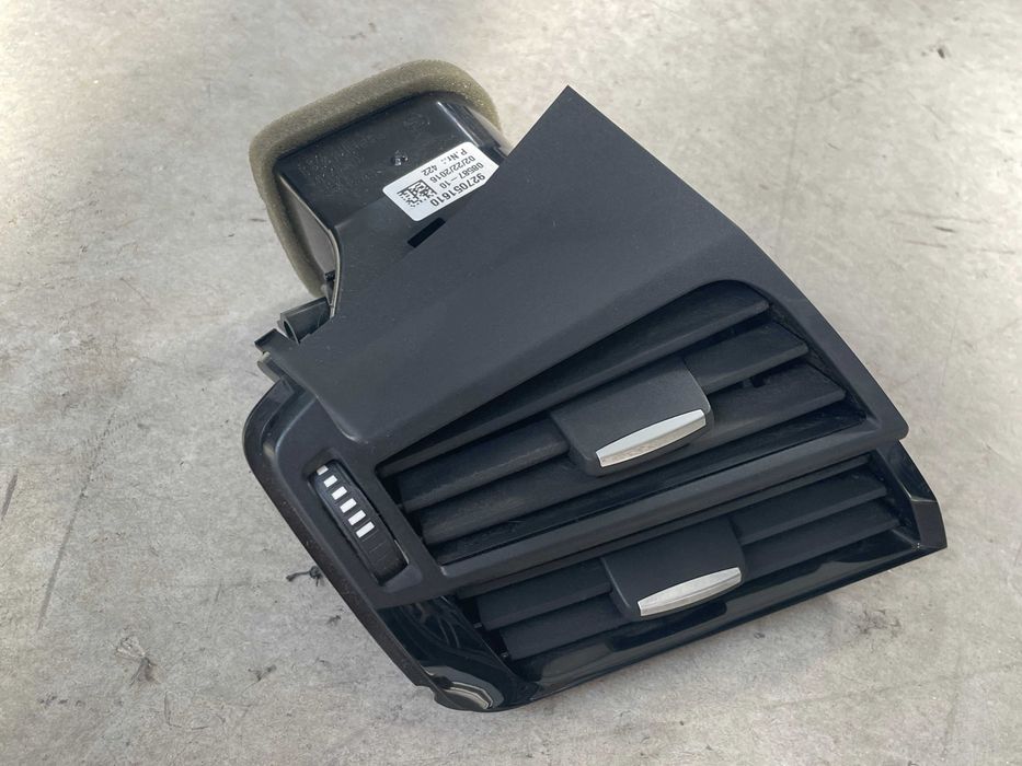 Grila laterala ventilatie bord stanga Bmw X5 F15 - X6 F16 cod 9270516
