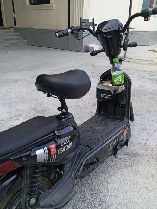 Скутер электроный sk8