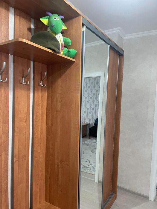 Продам шкаф в прихожую