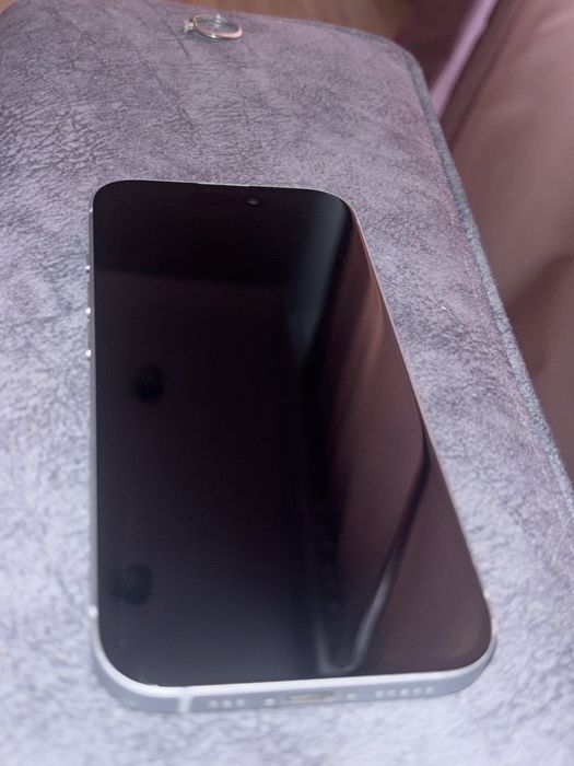 Продам iPhone 15, 128 GB