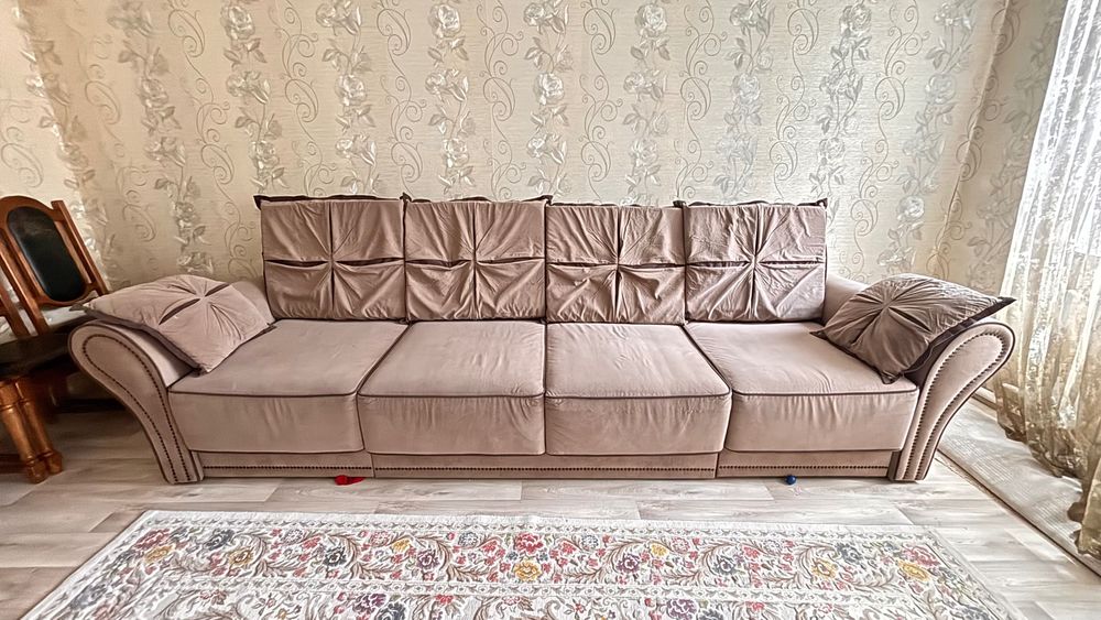 Продам диван 4 метра