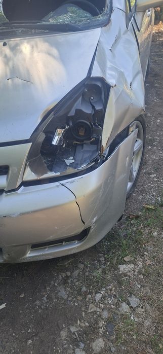 Toyota corola verso на части