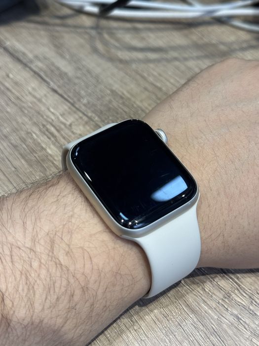 Продам Apple watch se 2gen 44mm