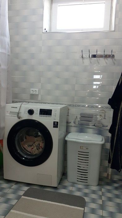 Продаётся 2х комнатная кирпичная квартира с ремонтом  65 кв на 4 этаже