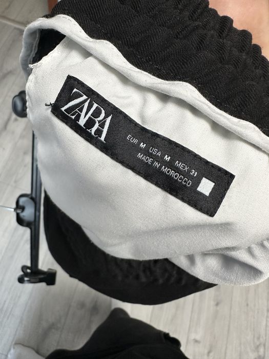 Vand Pantaloni Zara