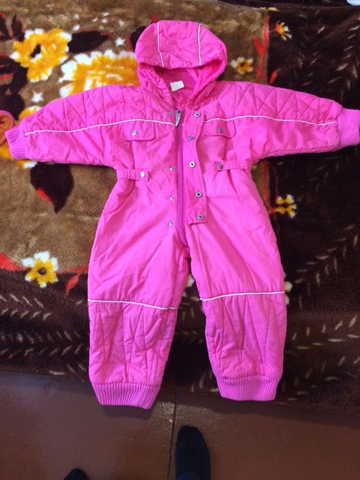 Продам комбинезон детский для девочки