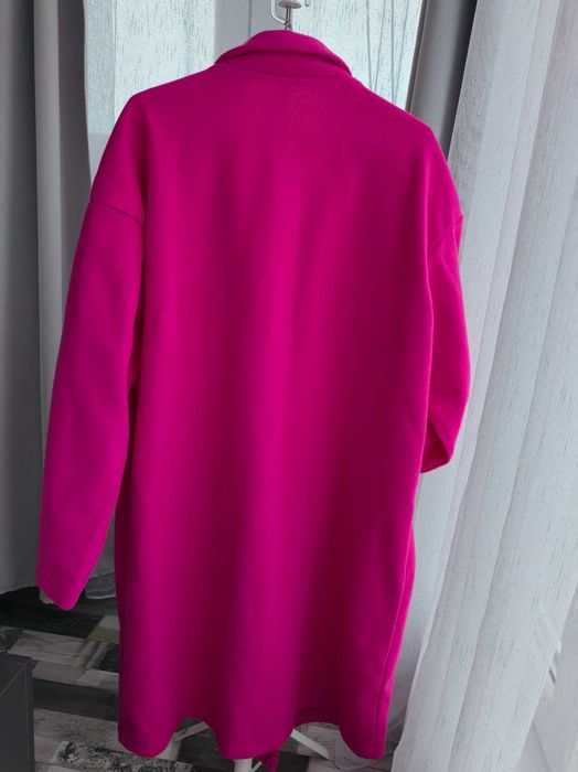 Дълго дамско цикламено меко палто (с лек дефект)