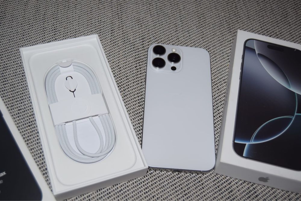 iPhone 16 PRO MAX silver