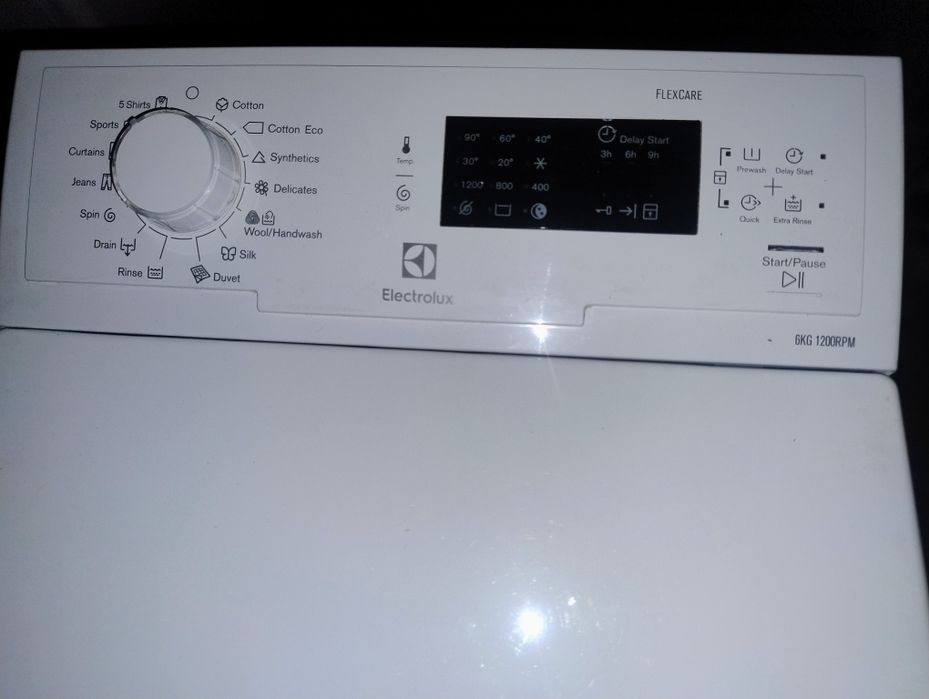 Vând mașina de spălat Electrolux