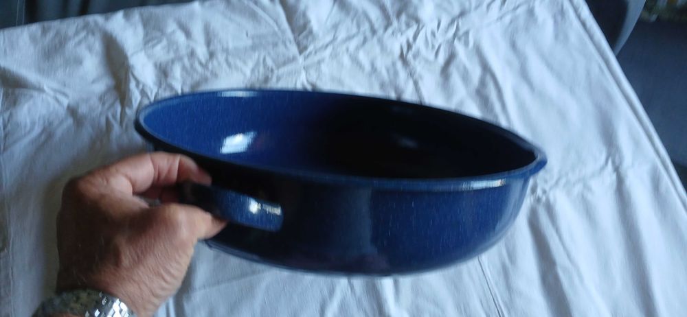 Нова емайлирана тава