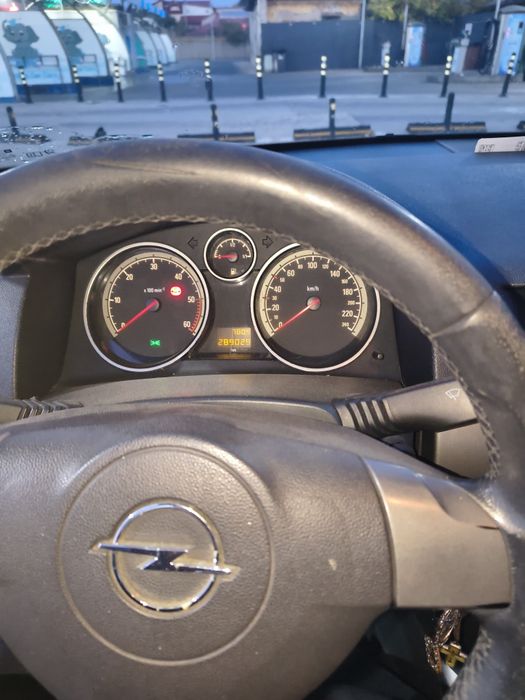 Autoturism Opel Astra h 19