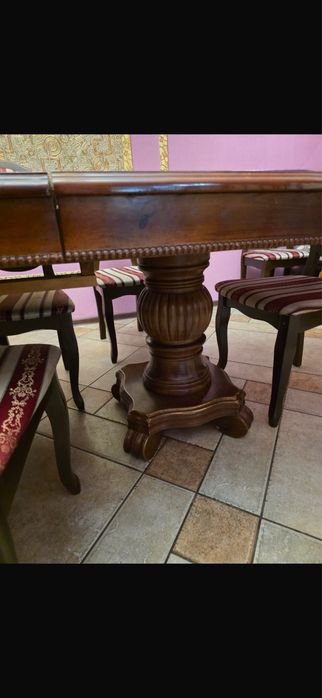 Стол со стульями