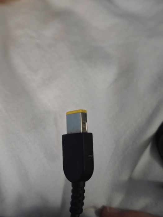 Оригинално зарядно за Lenovo – 135W (Slim Tip)