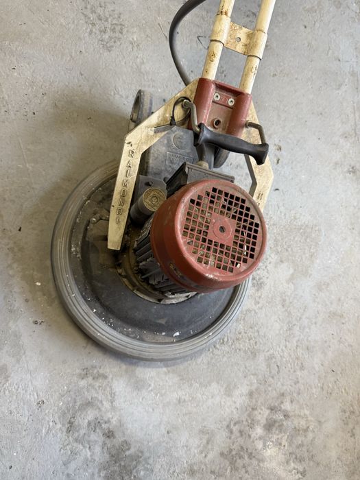 Inchiriez generator, placa vibranta