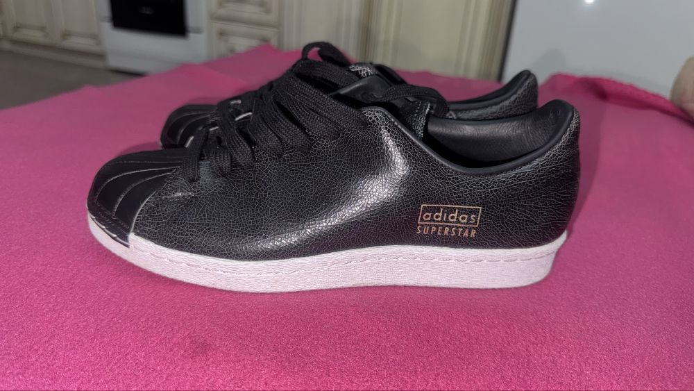 Прожам новые кроссовки Adidas