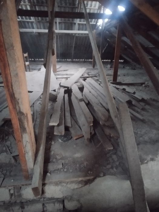 Старые доски железные шифер бочка и много других вещей продаётся