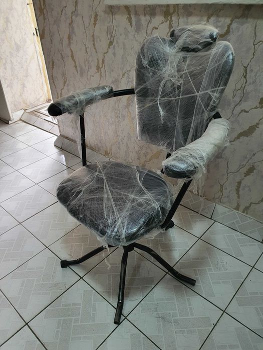 Продаётся кресло и кушитка. Договорно