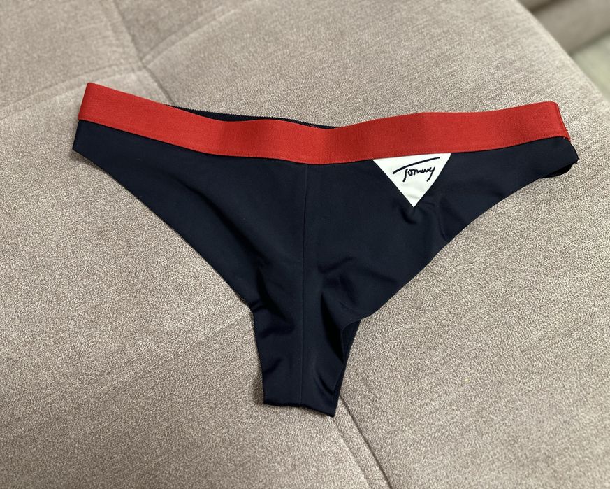 Costum de baie tip slip nou Tommy hilfiger