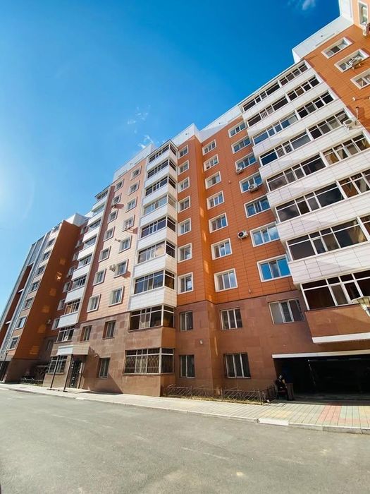 Продам 4-х комнатную квартиру в центре Астаны