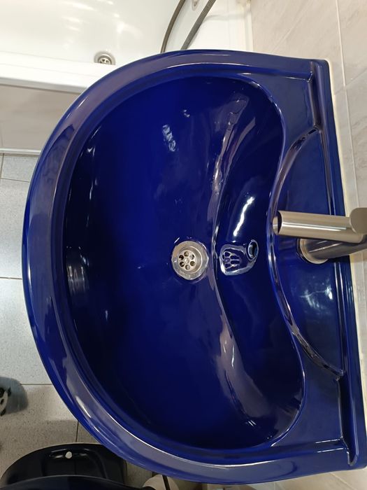 Продам унитаз и тюльпан