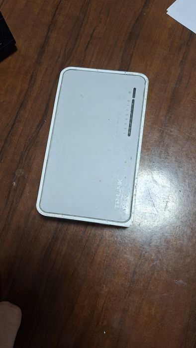 Продам 8-портовый коммутатор (свитч) TP-LINK TL-SF1008D.