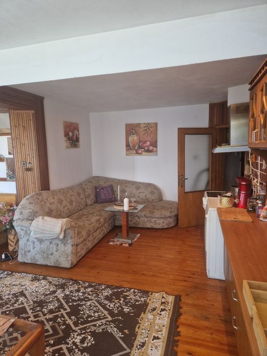 Дава под наем двустаен апартамент