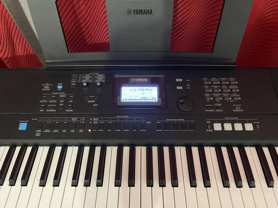 Синтезатор Yamaha PSR-EW425