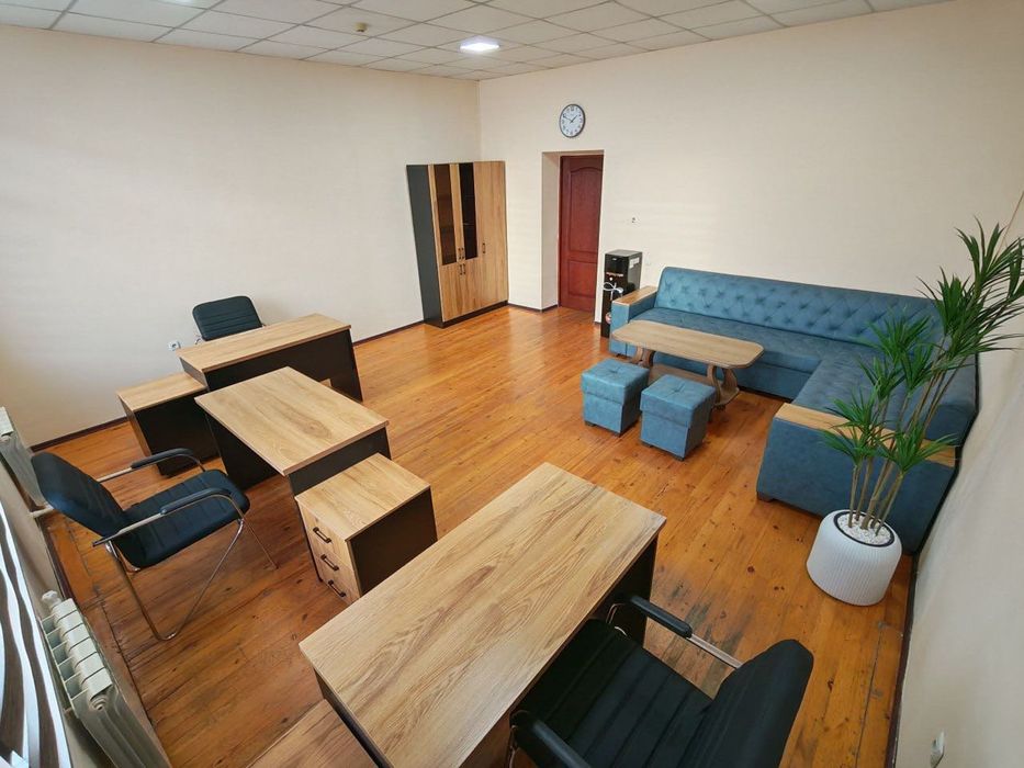 Второй офис в аренду 30 м², Саракулька С мебелью Кремовый