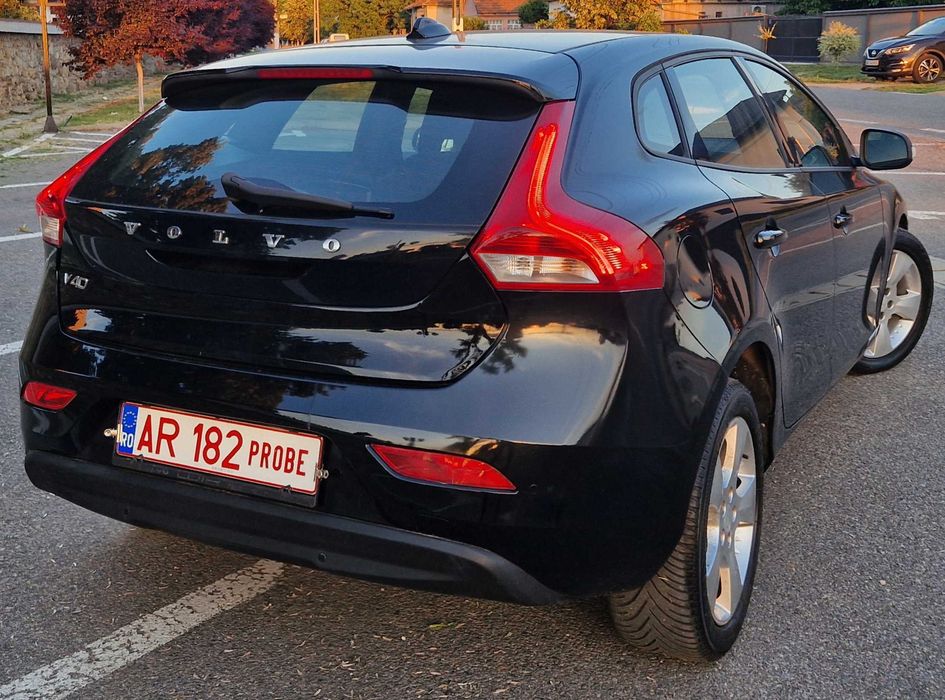 VOLVO V40 2015 — imagine 3