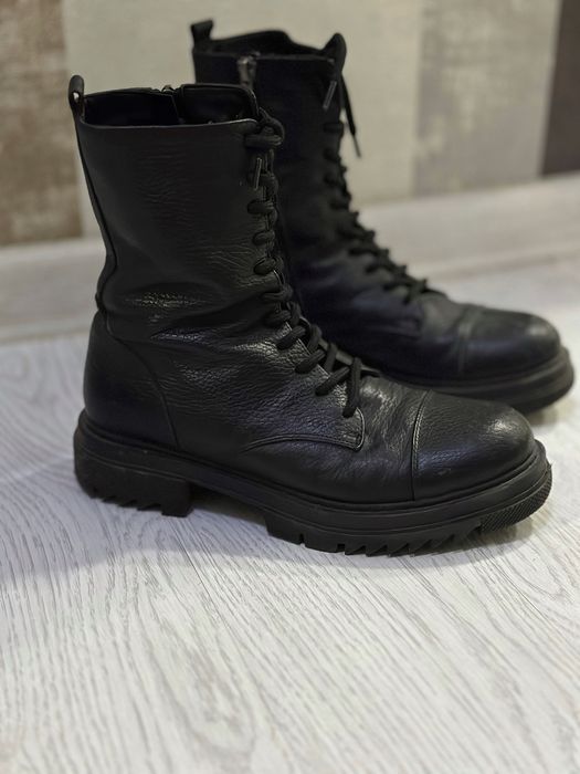 Ботинки на флисе  из натуральной кожи. Б/У