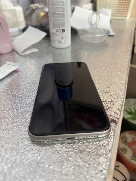 iPhone 11 на продажу