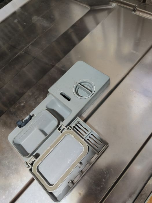 Продам посудомойку indesit dfg 262