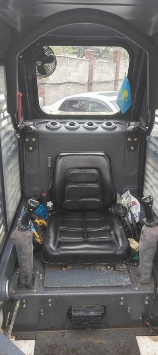 Продам мини погрузчик с навесным 3в1