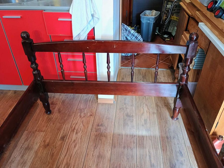 Легло от Дърво Масив Персон и Половина