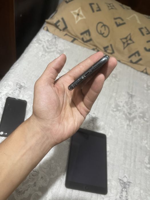 Iphone 7 128gb.