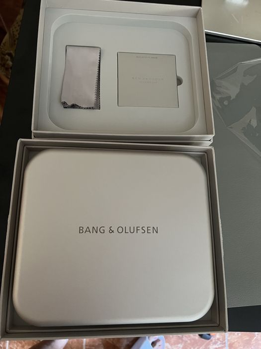 Vand casti Bang&Olufsen H95 Beoplay Grey Mist ca noi