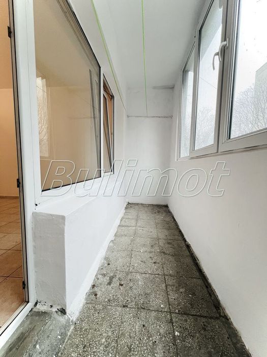 Тристаен апартамент кв.Младост