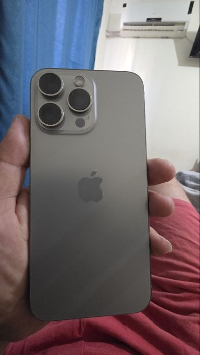 Продам iPhone 15 Pro Max