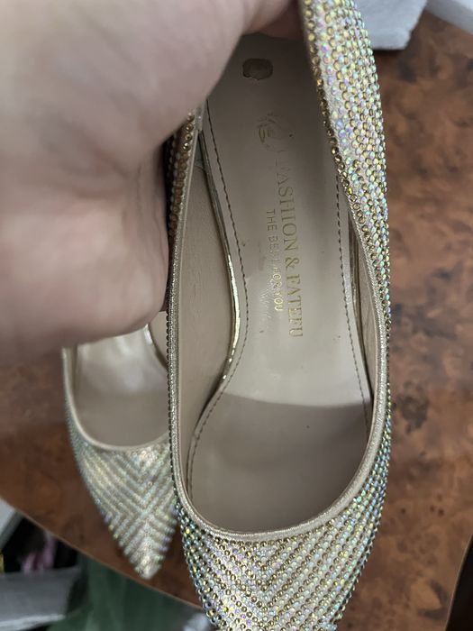 Туфли продается