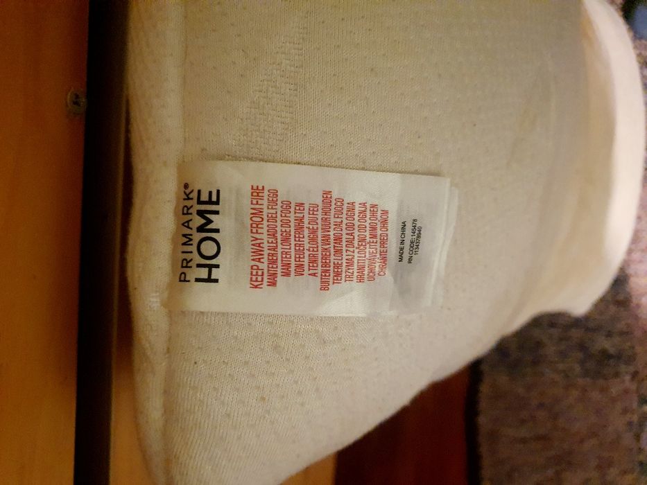 Perne spuma si perna microfibra