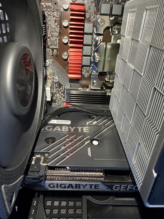 Видеокарта GIGABYTE RTX 5060 Windforce Max 8GB