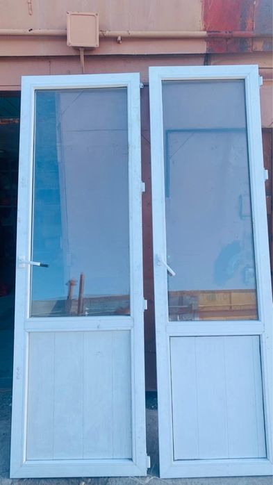 Пластиковые двери