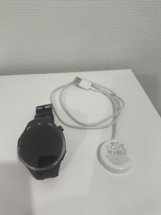 Продаю часы Huawei Watch GT 5 Pro