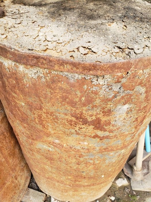 200.л.ли.бочкалар.сотилади.